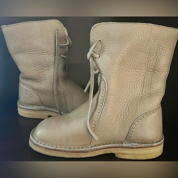 DUCK FEET BOOTS
DISCONTINUED COLOR
SIZE 36 (6)
EXCELLENT CONDITION WORN ONCE - Picture 7 of 7